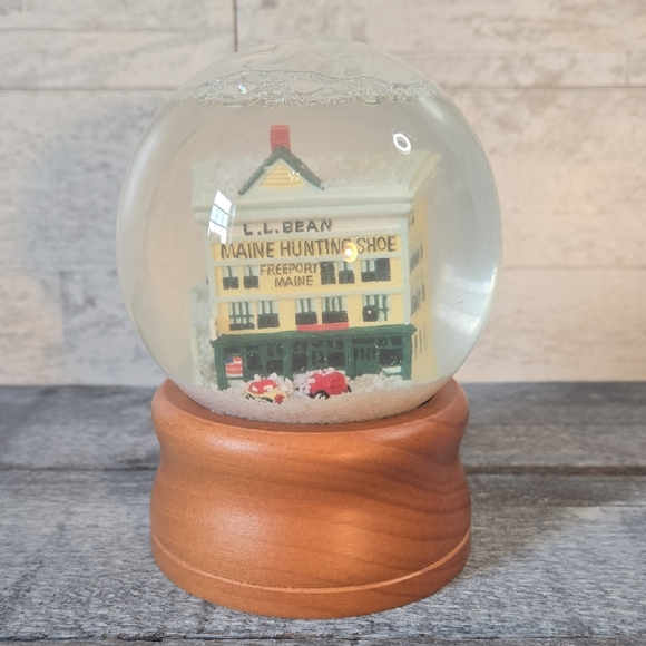 L.L. Bean Other - L.L. Bean Vintage Snow Globe Freeport Maine Home Decor